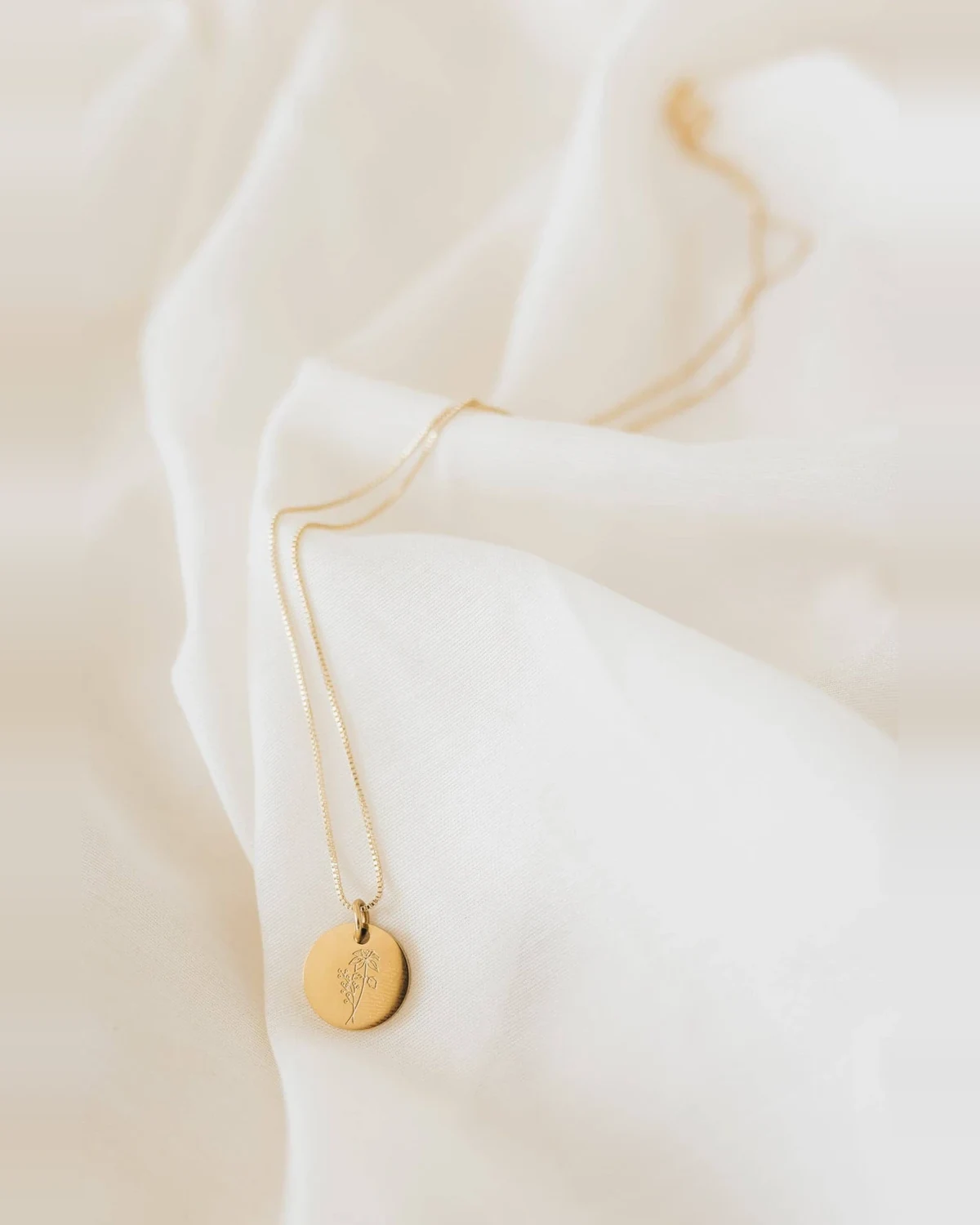 Sydney Rose Co. Birth Flower Necklace, supplier style photograph